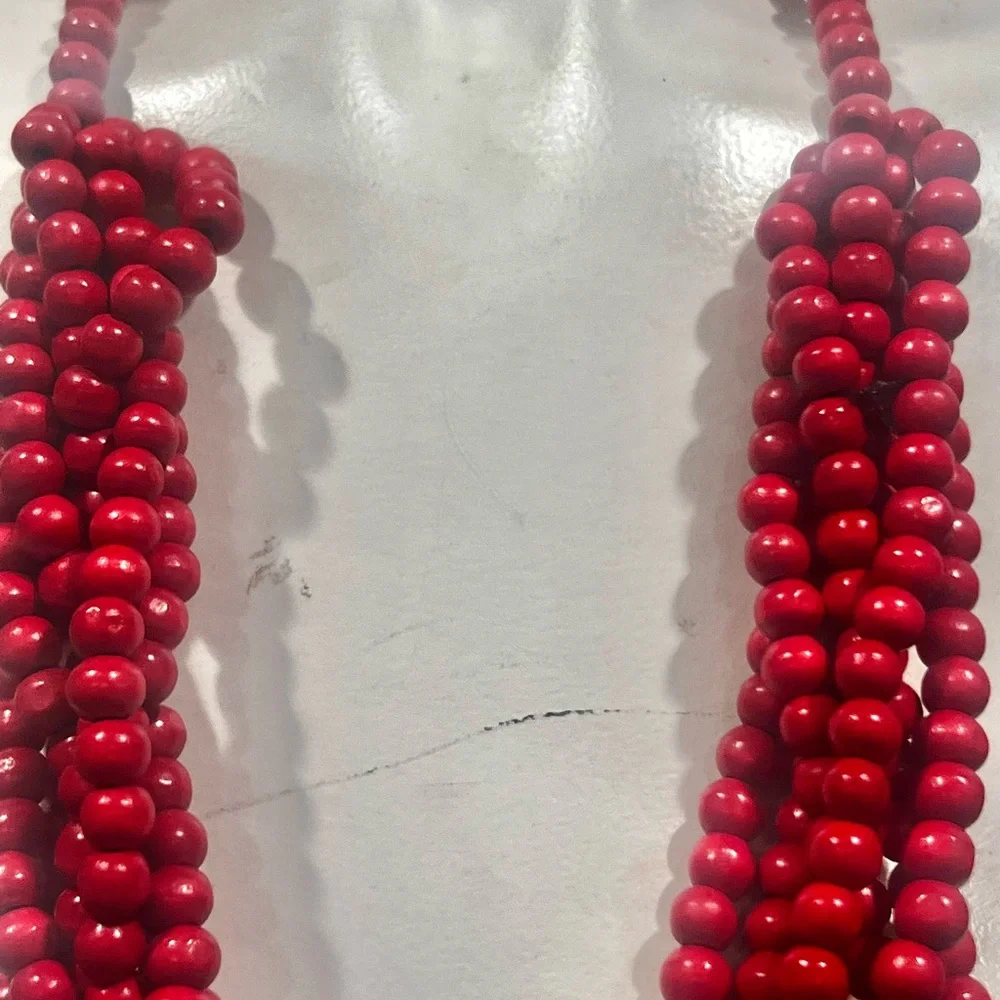 Elegant Vintage Beaded Necklace - Picture 2 of 10